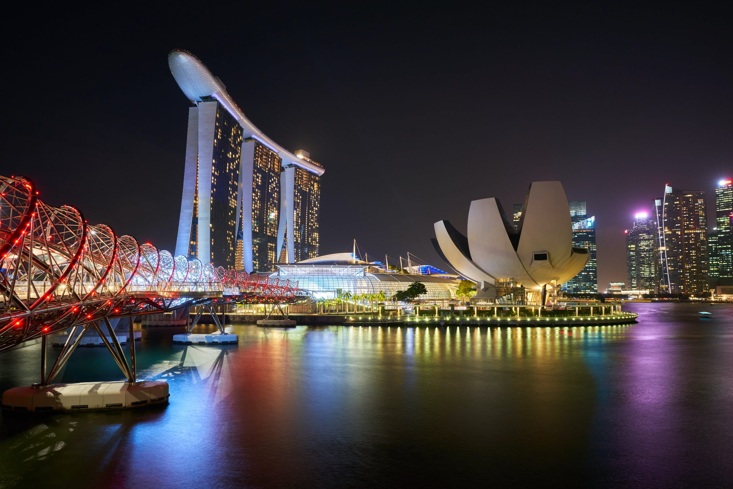 What is important to see in Singapore?